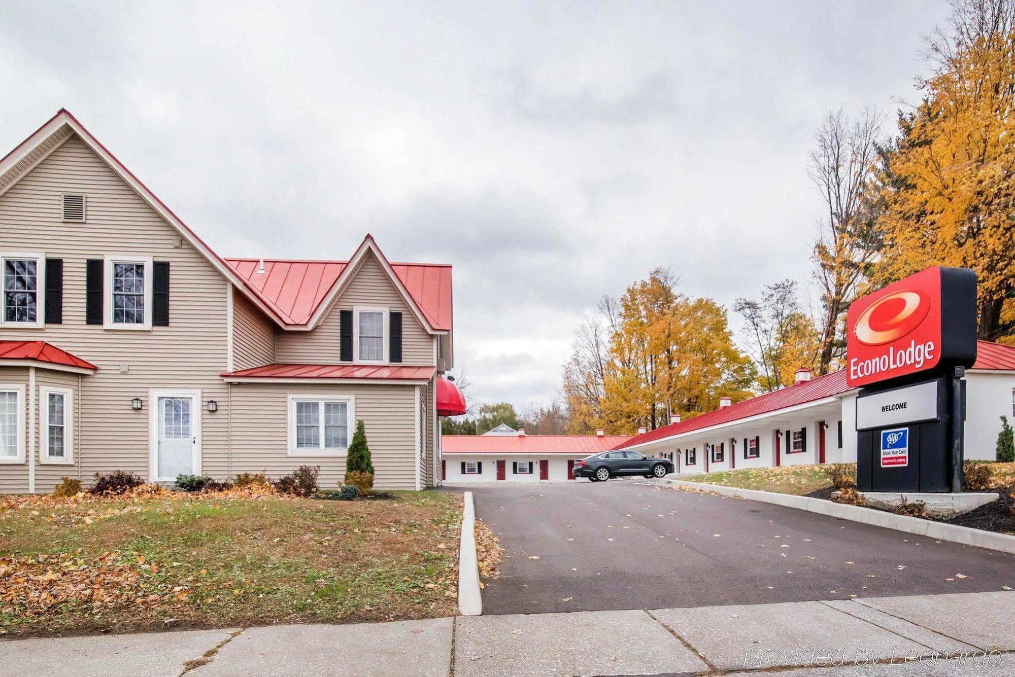 Econo Lodge Saint Albans Exterior foto