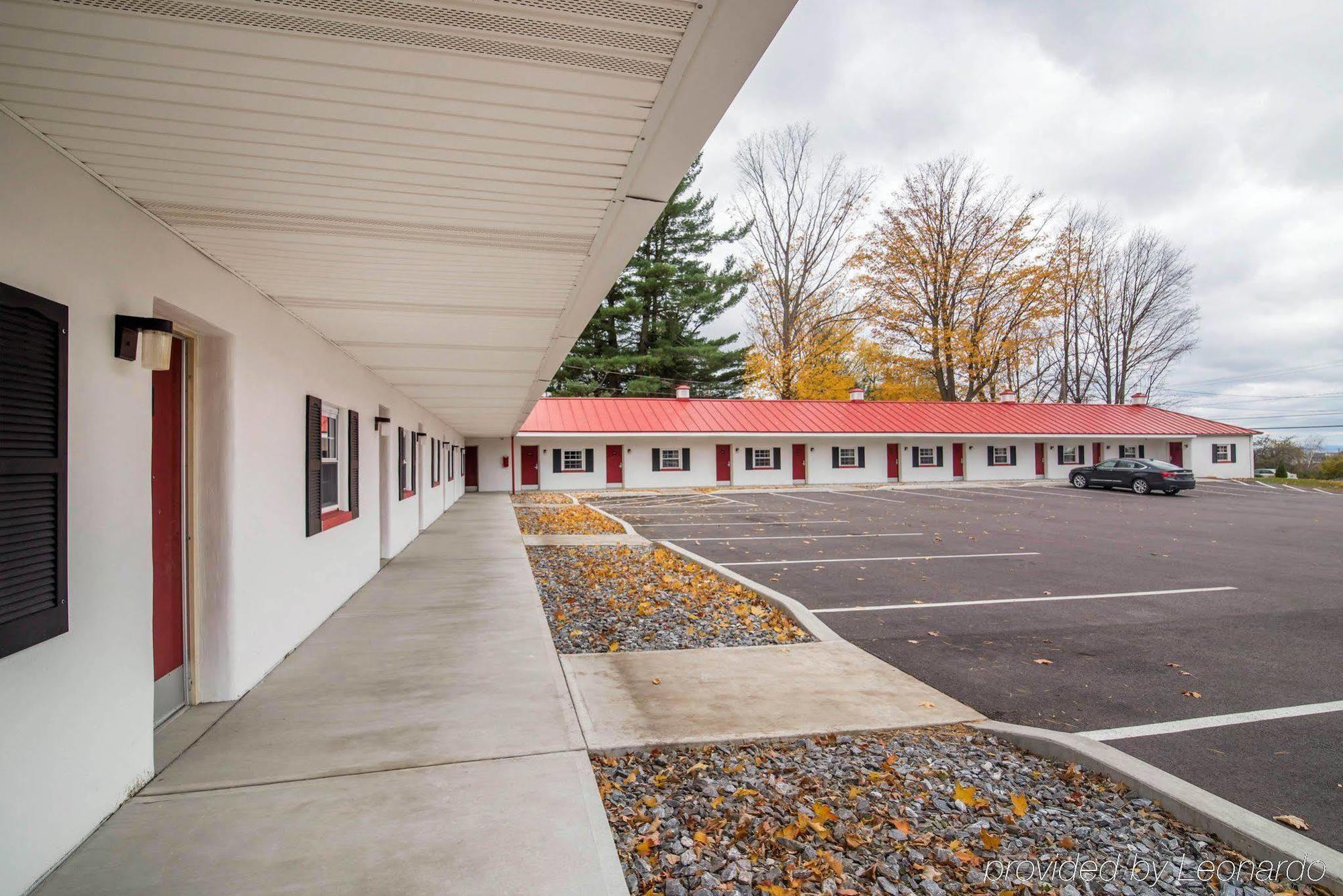 Econo Lodge Saint Albans Exterior foto